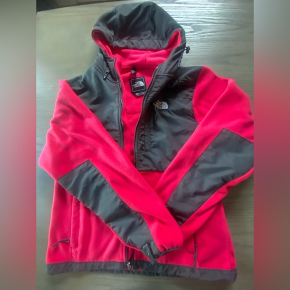 The North Face Jackets & Blazers - North face Denali zip up